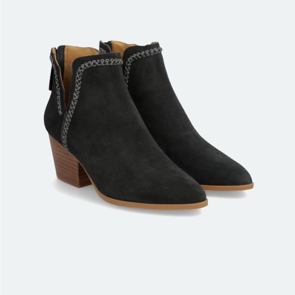 NWOT Dolce Vita Dylan Suede Bootie Size 9 Point Toe Back Zip